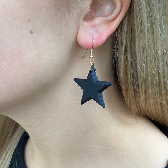 Black Star Earrings - Picture 2 of 2